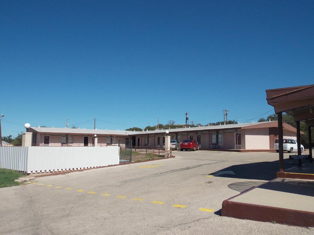 سونورا Holiday Host Motel المظهر الخارجي الصورة